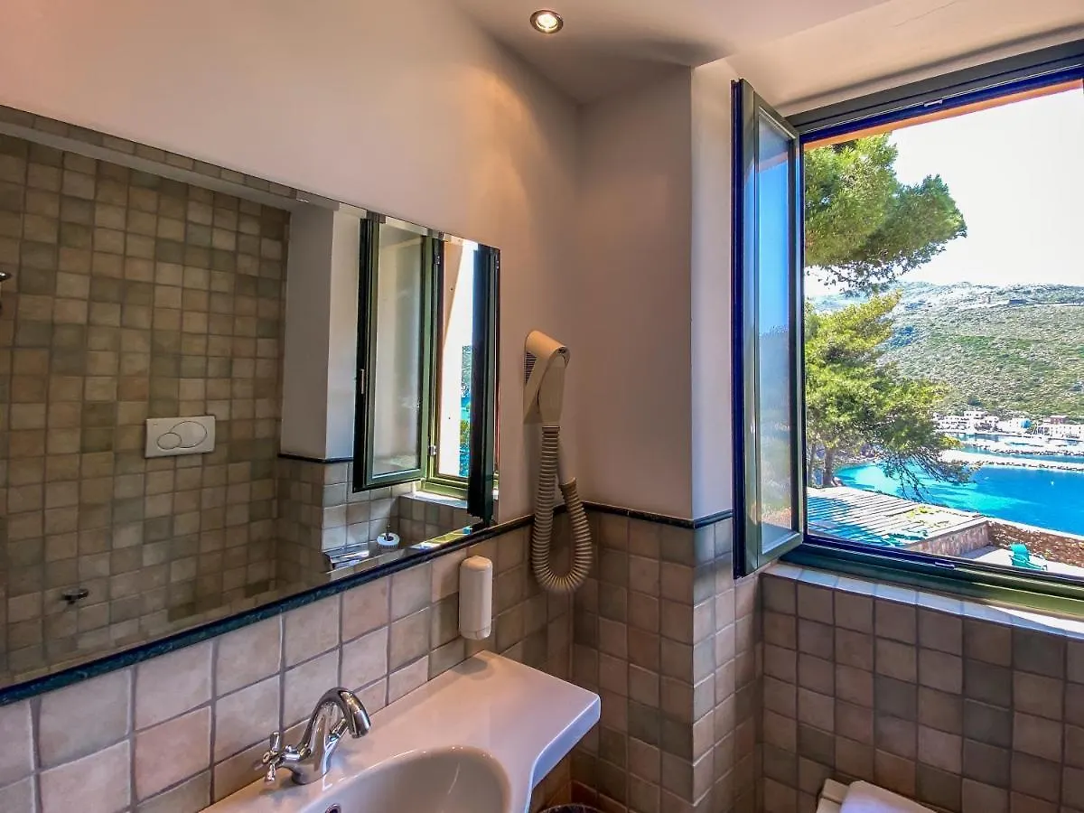 La Mandola Eco Hostel Capraia 0*,