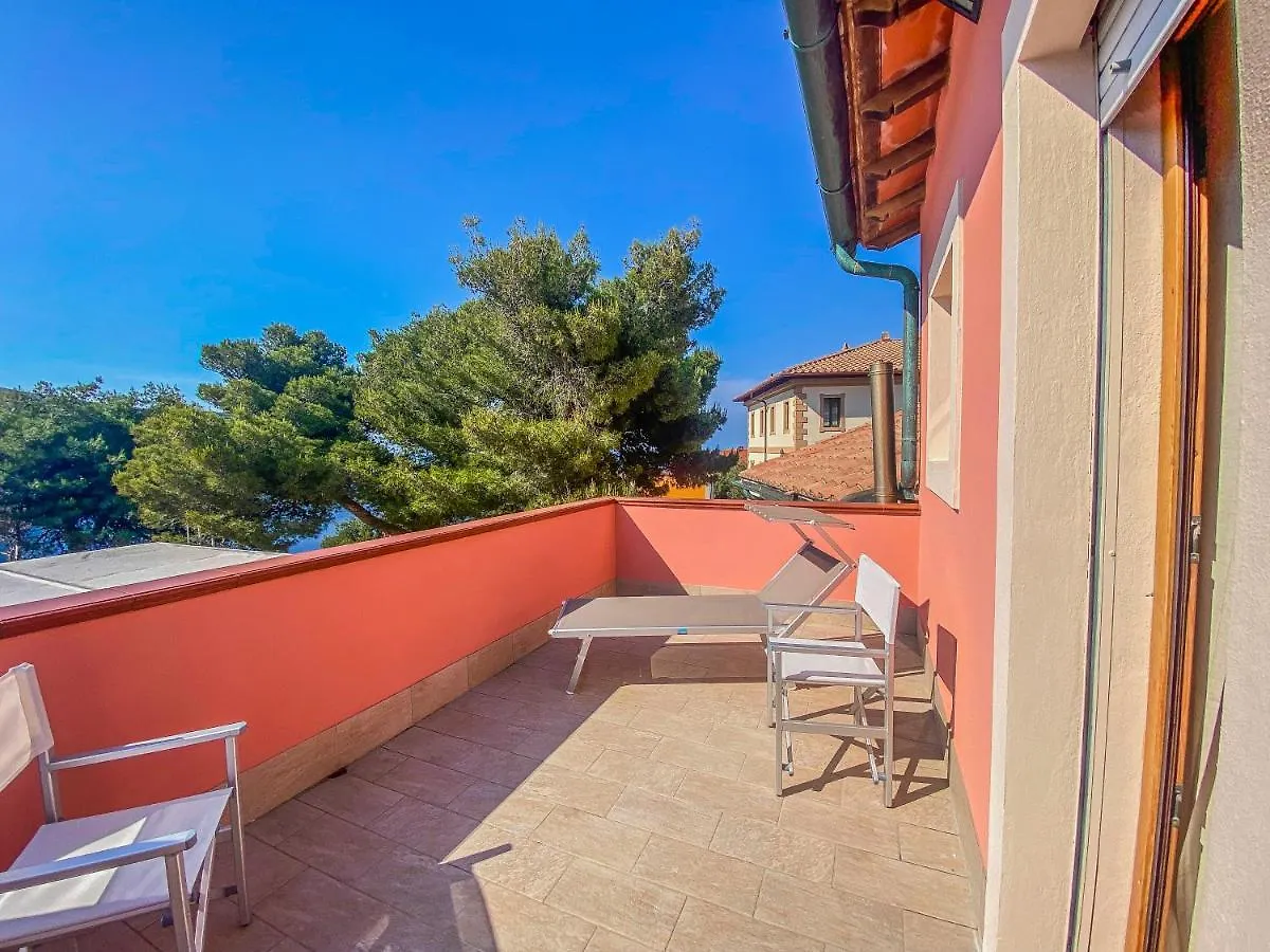 La Mandola Eco Hostel Capraia Italy