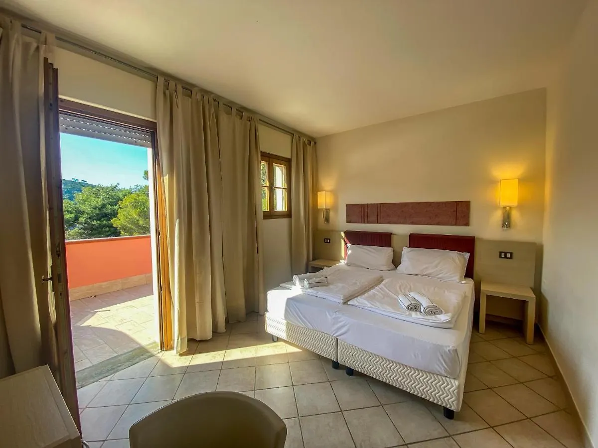 La Mandola Eco Hostel Capraia