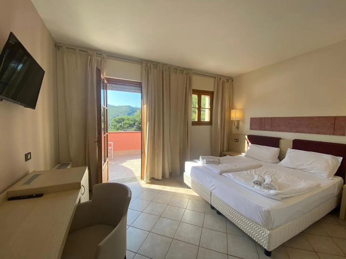 La Mandola Eco Hostel Capraia