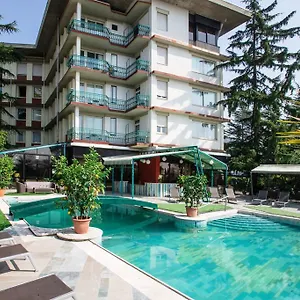 Grand Panoramic Hotel